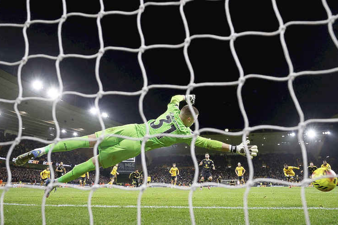 Manchester United go sixth with 4-1 win as Wolves' misery continues